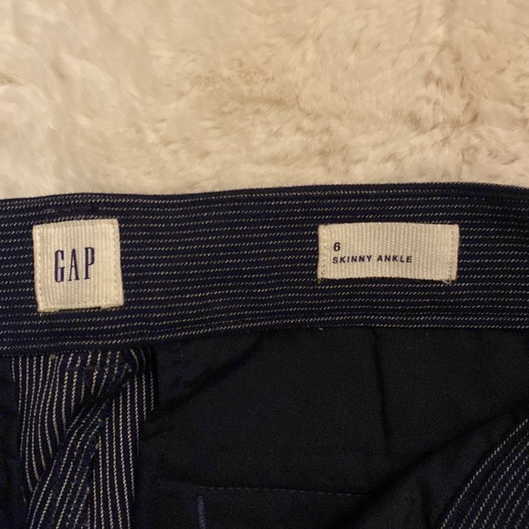 Gap dress pants, size 6, navy blue with pin stripes - Picture 4 of 4